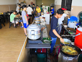 Khao-Jam-Laksam-Nasi-Kerabu-Warisan-Kelate-Johor-Bahru