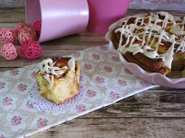 CINNAMON ROLLS CON MASA DE MASCARPONE