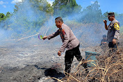   Kebakaran Lahan Di Petta Unga, Kapolsek Soreang : Mohon Warga Jangan Lalai 