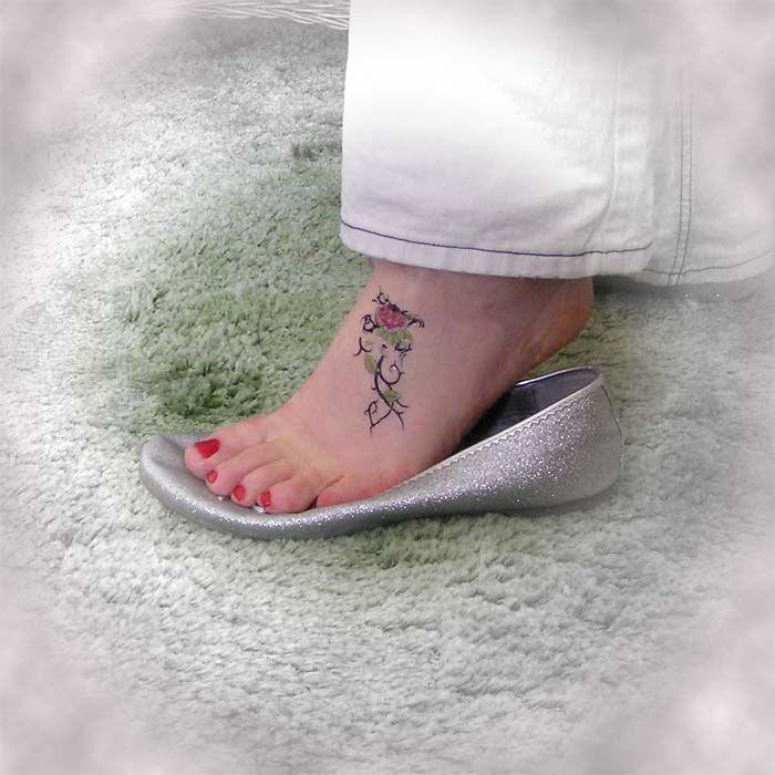 womens foot tattoos