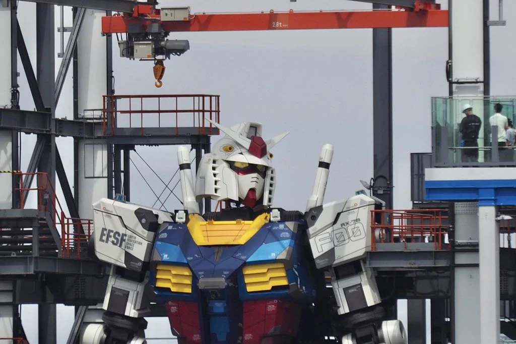 18 metri per 25 tonnellate: il robot Gundam in Giappone esiste davvero | Video