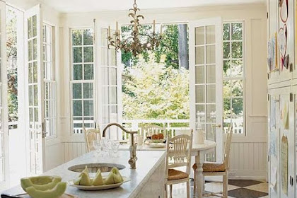 Friday Favorites - White Kitchens