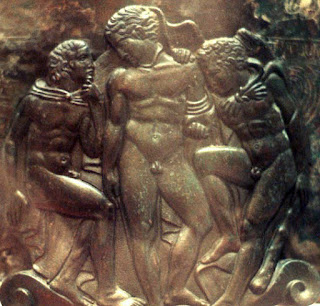 Homossexualidade na Grécia Antiga - Amor Grego - Eros entre Hércules e Iolaus, arte etrusca do século IV AEC