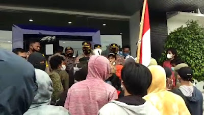 Terkait Kasus Kur Fiktif, Aliansi Peduli Pinrang Unjuk Rasa di BRI Cabang Pinrang