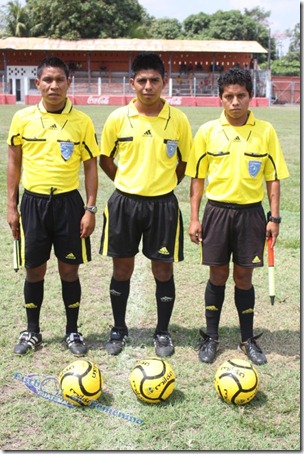 terna arbitral juego la gomera vs santiago de los caballeros 19.2.2012 (1)