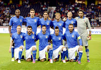 SELECCIÓN DE ITALIA - Temporada 2012-13 - Ogbonna, Astori, Aquilani, Diamanti, Balzaretti y Sirigu; Abate, Nocerino, Destro, El Shaarawy y Daniele De Rossi - INGLATERRA 2 (Jagielka, Jermain Defoe) ITALIA 1 (Daniele De Rossi) - 15/08/2012 - Partido amistoso - Berna, Suiza, Stade de Suisse