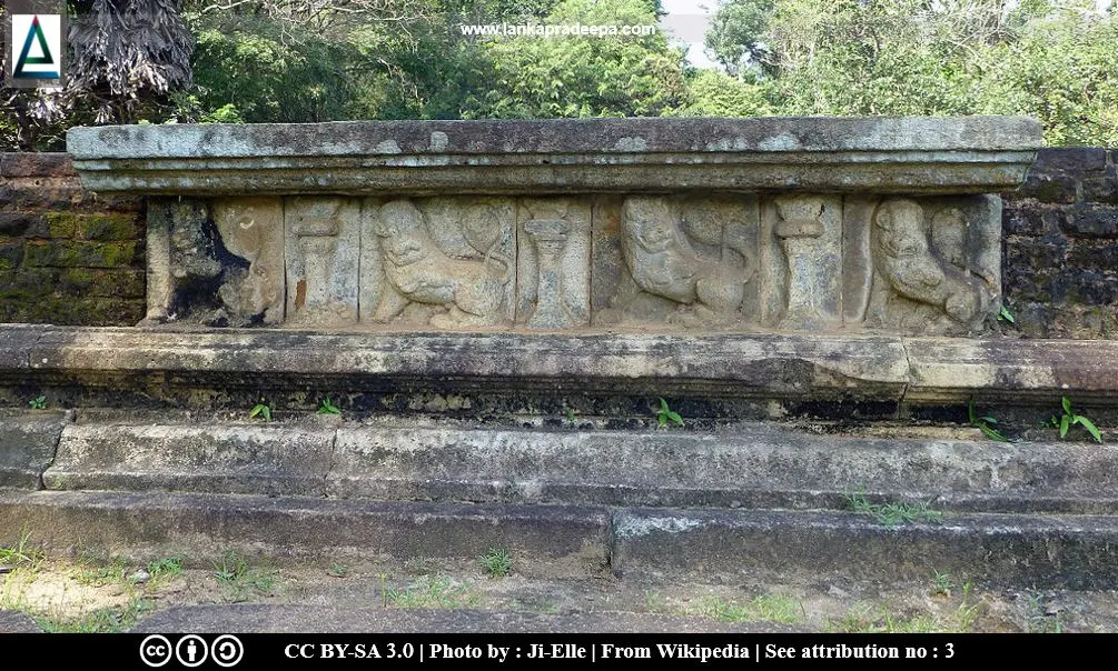 Kumara Pokuna, Polonnaruwa