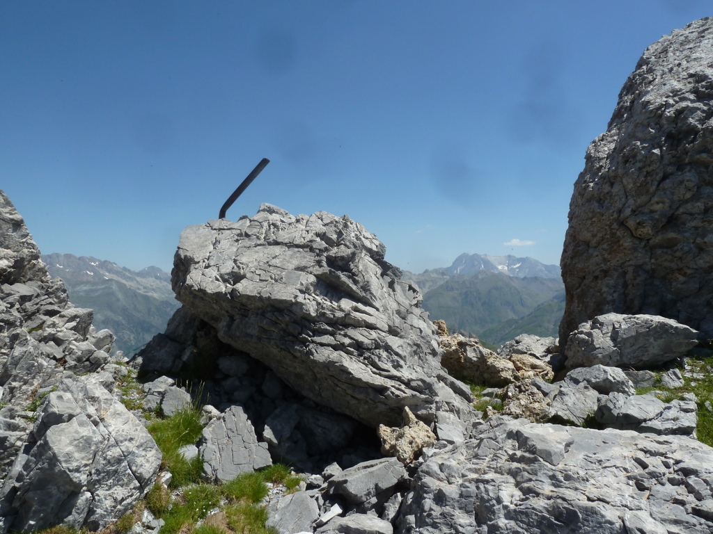 PEÑA ROYA (2.578m) y PEÑA BLANCA, 2.555m (El parapente de Te P1250313%20%28FILEminimizer%29