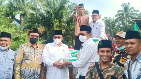 PWNU Sumbar Serahkan Bantuan Gempa ke Pasaman dari Yayasan Buddha Tzu Chi Indonesia