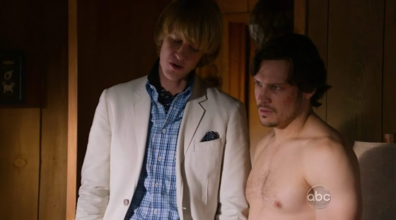 Nick Wechsler Shirtless in Revenge s1e14