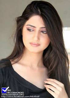 Sajal Ali Biodata, Sajal Ali Biography, Sajal Ali Unseen Images, Sajal Ali Hot Pics