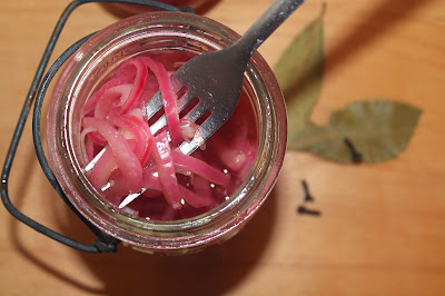Quick Pickle Red Onions