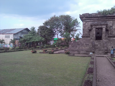 candi badut; fungsi candi badut; kenapa disebut candi badut; candi badut bercorak agama; sejarah asal usul penemuan candi badut; arca arca candi badut; tiket masuk candi badut; corak candi badut; struktur dan kegunaan bangunan candi badut; badut; badut malang; badut klaseman; badut karang besuki; badut karang besuki malang