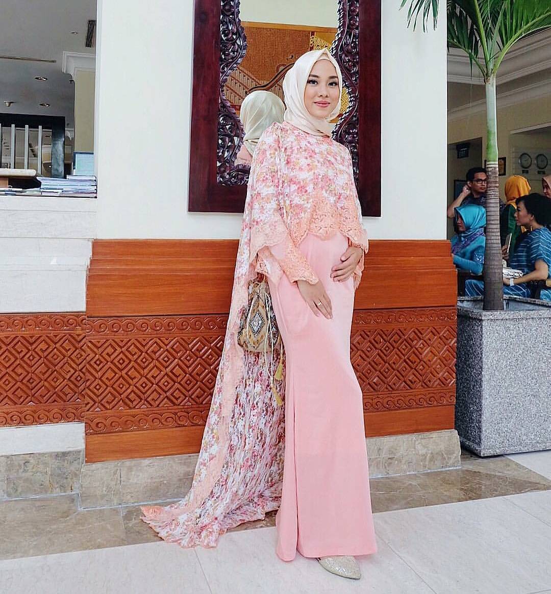Model Jilbab Jika Mengenakan Kebaya cara memakai model Model Jilbab Jika Mengenakan Kebaya cara memakai model