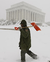Washington, paralizada por tormenta de nieve