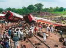 মৃতের সংখ্যা নিয়ে রেলমন্ত্রীর সাথে বিতর্কে মমতা