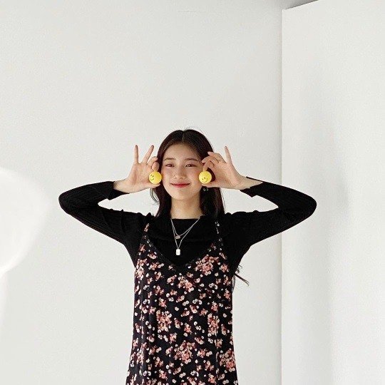 Bae Suzy shares her various charms and pose with her amazing visual in her latest Instagram update!