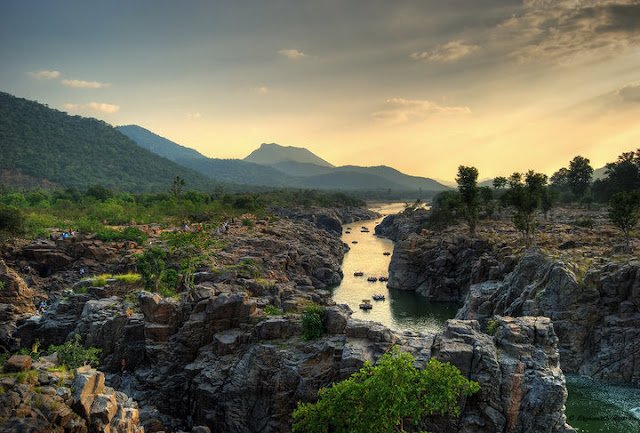 Kaveri river running through Hogenakkal