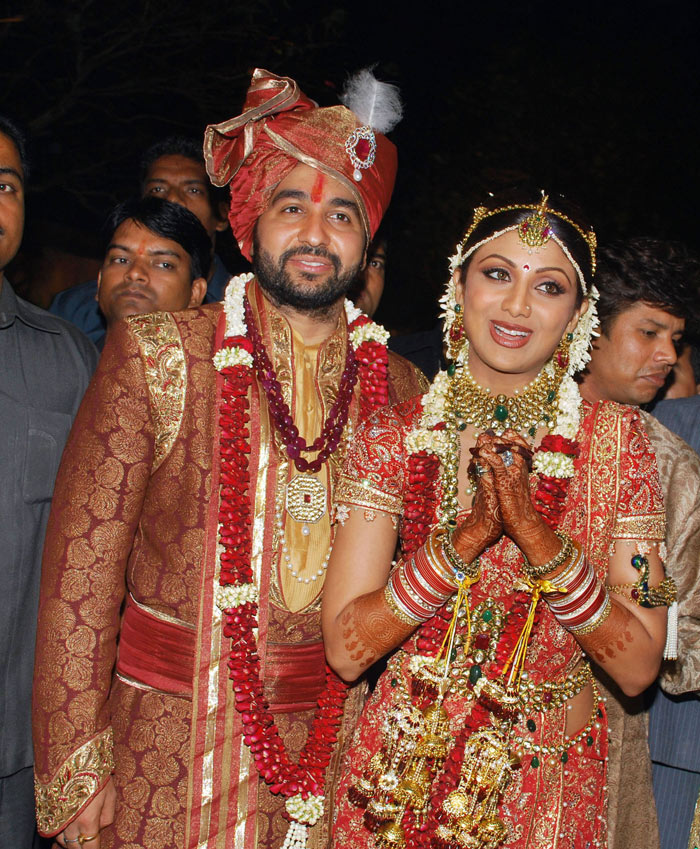 aishwarya rai wedding dress
