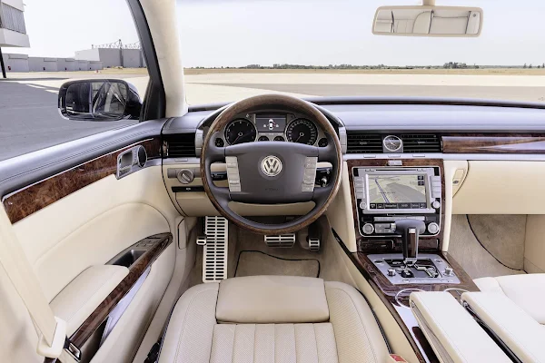 Volkswagen Phaeton  D1  - interior