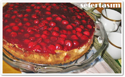 VİŞNELİ CHEESECAKE TARİFİ