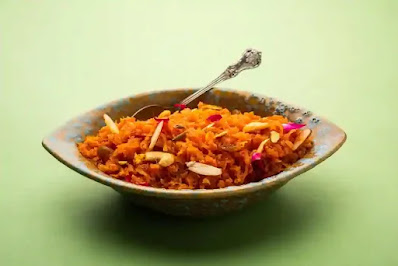 Sapne Mein Gajar Ka Halwa Khana