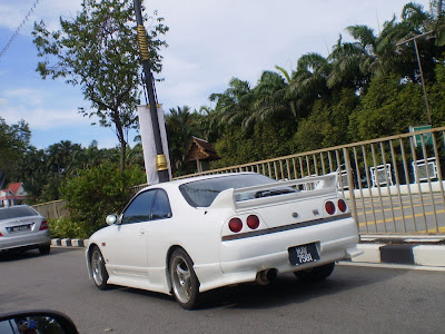 Skyline R33