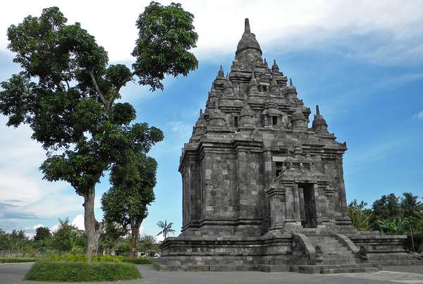 Candi-Candi Peninggalan Kerajaan Mataram Kuno ~ Flamence 