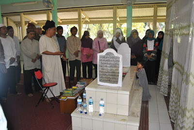 Ziarah Makam Habib Abu Bakar bin Habib Muhammad Assegaf (Gresik)