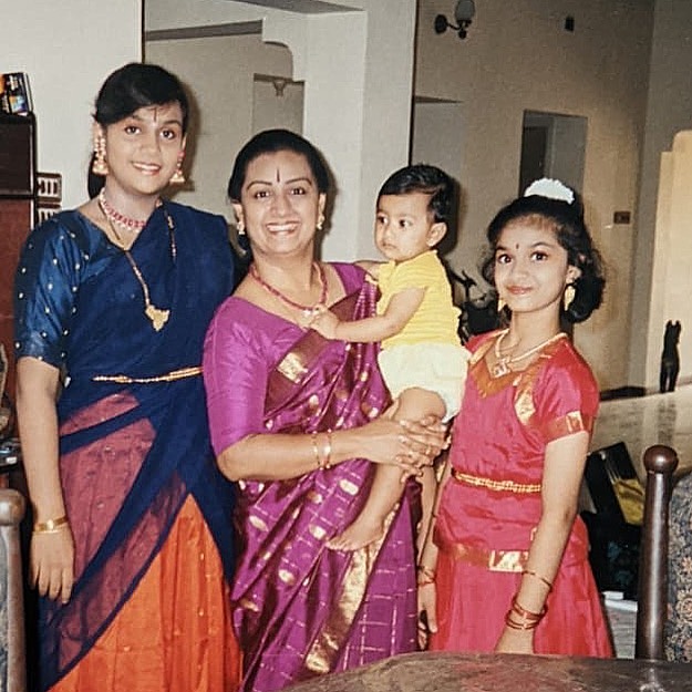 South Indian Actress Keerthy Suresh Childhood Pic with her Mother Menaka Suresh, Cousin & Elder Sister Revathy Suresh | South Indian Actress Keerthy Suresh Childhood Photos | Real-Life Photos