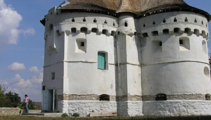 У Суткивцима, област Хмелницка, заплењена Покровска црква