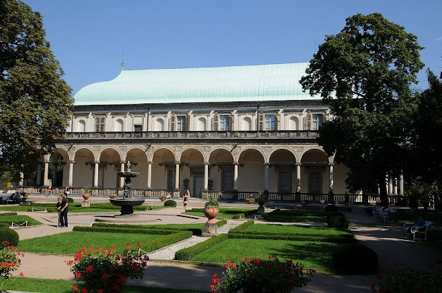 Cung điện mùa hè Hoàng Gia Praha 