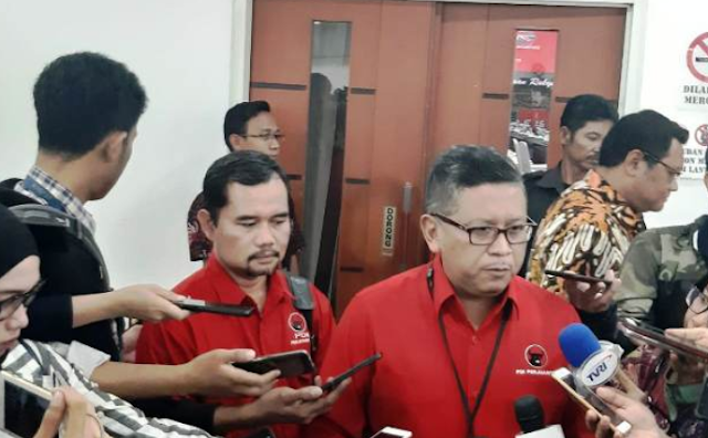 TKN Tepis Tudingan Kubu Prabowo Soal Pencitraan Jokowi Naik KRL