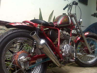 Modifikasi Motor Honda CB100 Unik