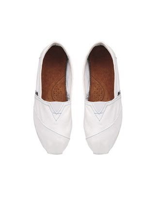 Toms Shoes Stores on Toms White Canvas Classics    44