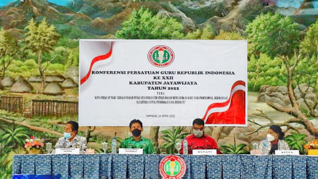 Thony Mayor Harap Kongres PGRI di Jayawijaya Satukan Persepsi Para Guru.lelemuku.com.jpg