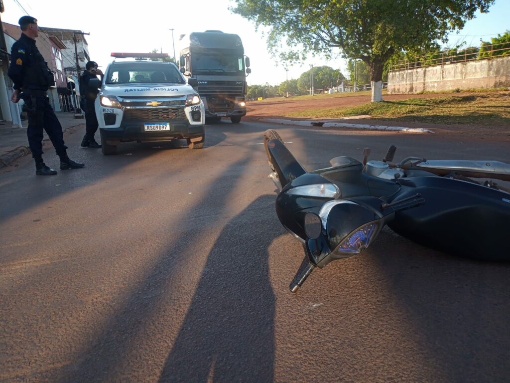 Motociclista é socorrido a UPA após batida em Ranger, no centro de Rolim de Moura