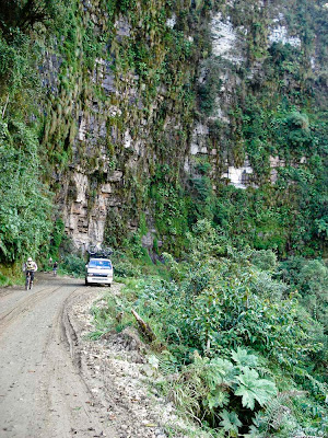 Jalan Mematikan Di Dunia - Yungas Road Bolivia