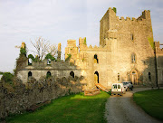 Leap Castle is a fortress that is quite famous in the world, . (leap castle tour)