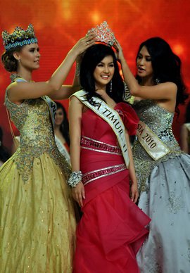 Gambar Foto Astrid Ellena Miss Indonesia 2011 