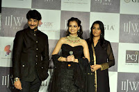 Dia, Mirza, walks, the, ramp, for, Golecha's, Jewels, at, IIJW, 2012, Day