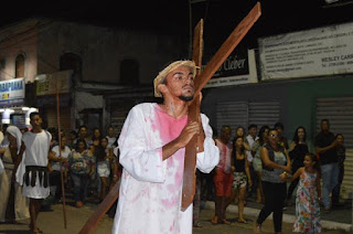 http://vnoticia.com.br/noticia/2581-emocao-e-fe-encenacao-em-sfi-lembra-os-ultimos-passos-de-jesus-na-via-sacra