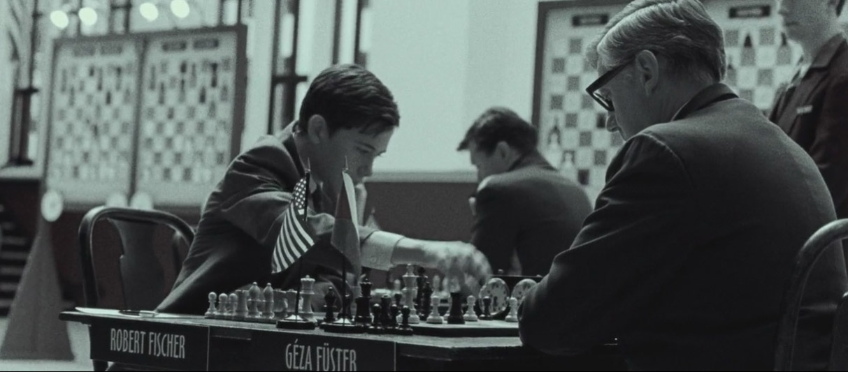Red and White Chess: A Guide to Pawn Sacrifice (2014) - Complete
