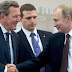  Gerhard Schröder nem határolódott el Putyintól, ezért több juttatását is megvonták