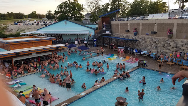 Dog Days Bar & Grill, Lake of the Ozarks