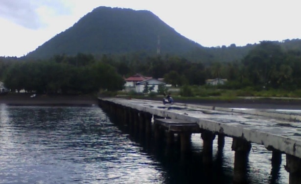 Gunung Meja Ende