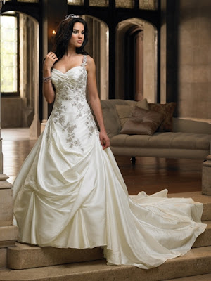 WEDDING DRESS/DRESSES