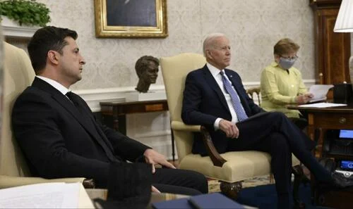 Biden Throws Zelensky Under The Bus: Ukraine Leader 'Brushed Off' Invasion Warnings