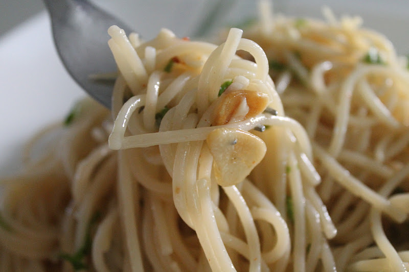 Speechless Spaghetti Aglio e Olio - Azie Kitchen