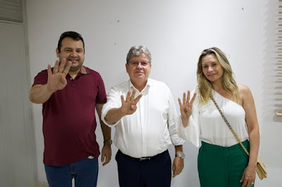 Mais cinco prefeitos e três ex-prefeitos declaram apoio a João no segundo turno
